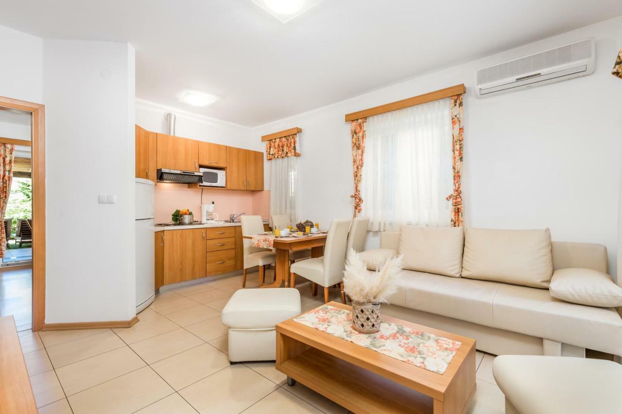 Villas Rab Banjol מראה חיצוני תמונה